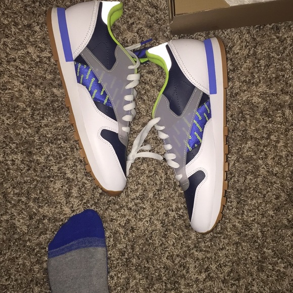 Classic Reebok never worn - Picture 6 of 8